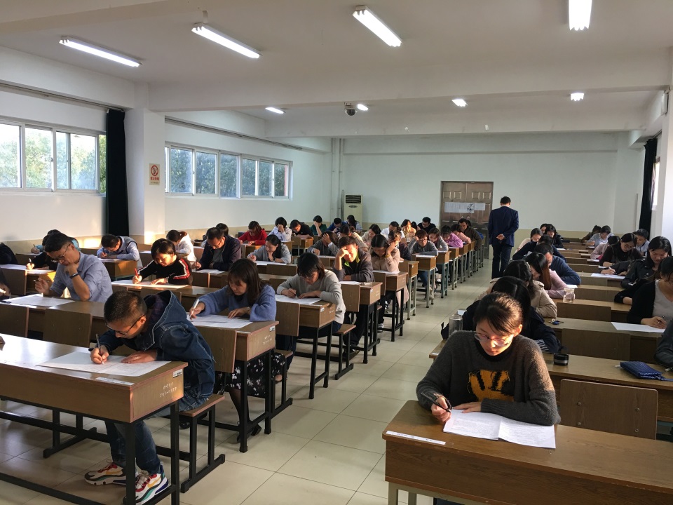 1573114616213999.jpg 中学部笔试环节.jpg