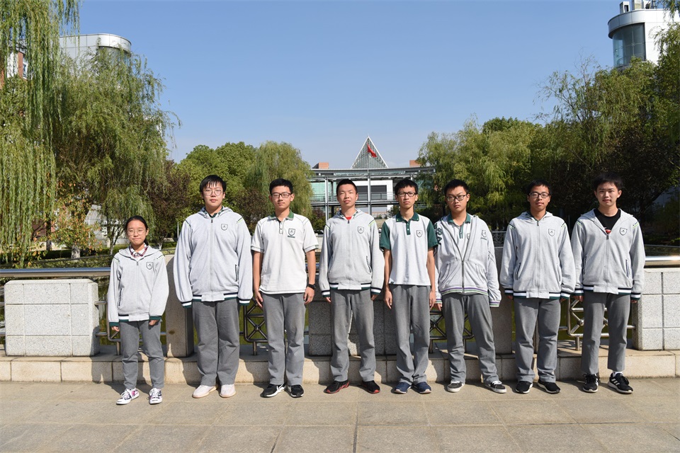 2019年全国高中生数学竞赛一等奖获得者合影.JPG