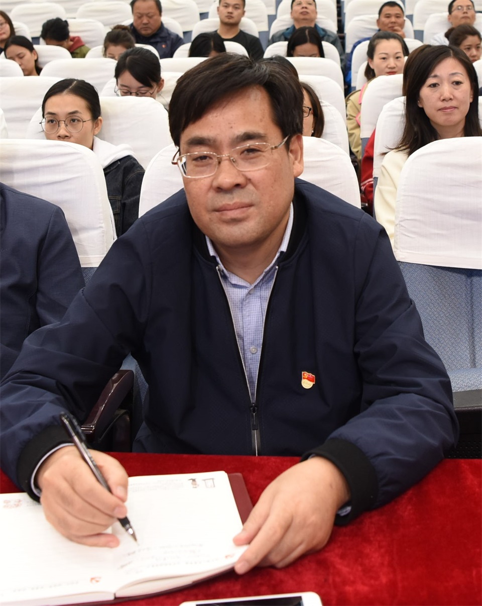 1573174761168336.jpg 4刘训华巡视员全程参加活动.jpg