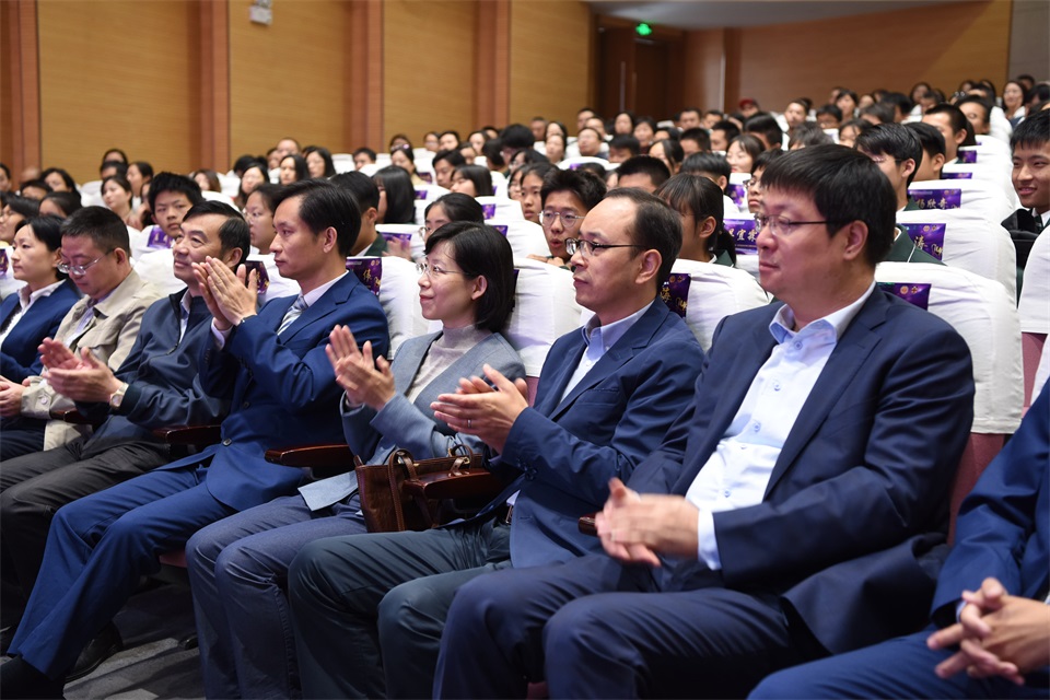 1573194015883634.jpg 出席典礼嘉宾 1.JPG