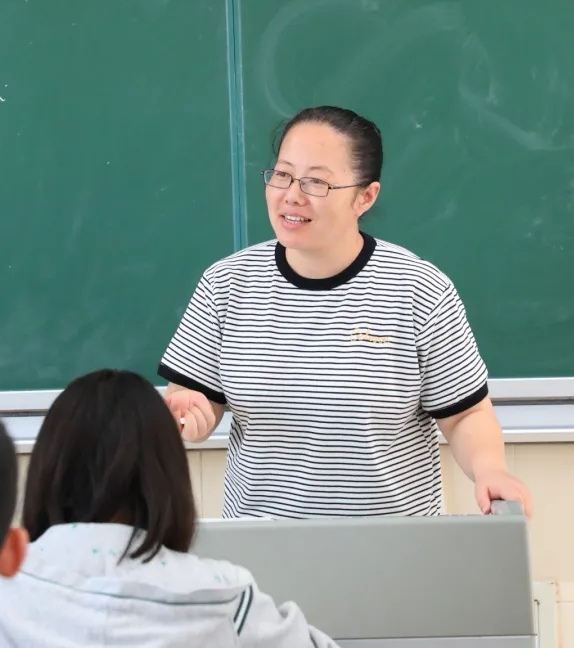 班主任照片.jpg