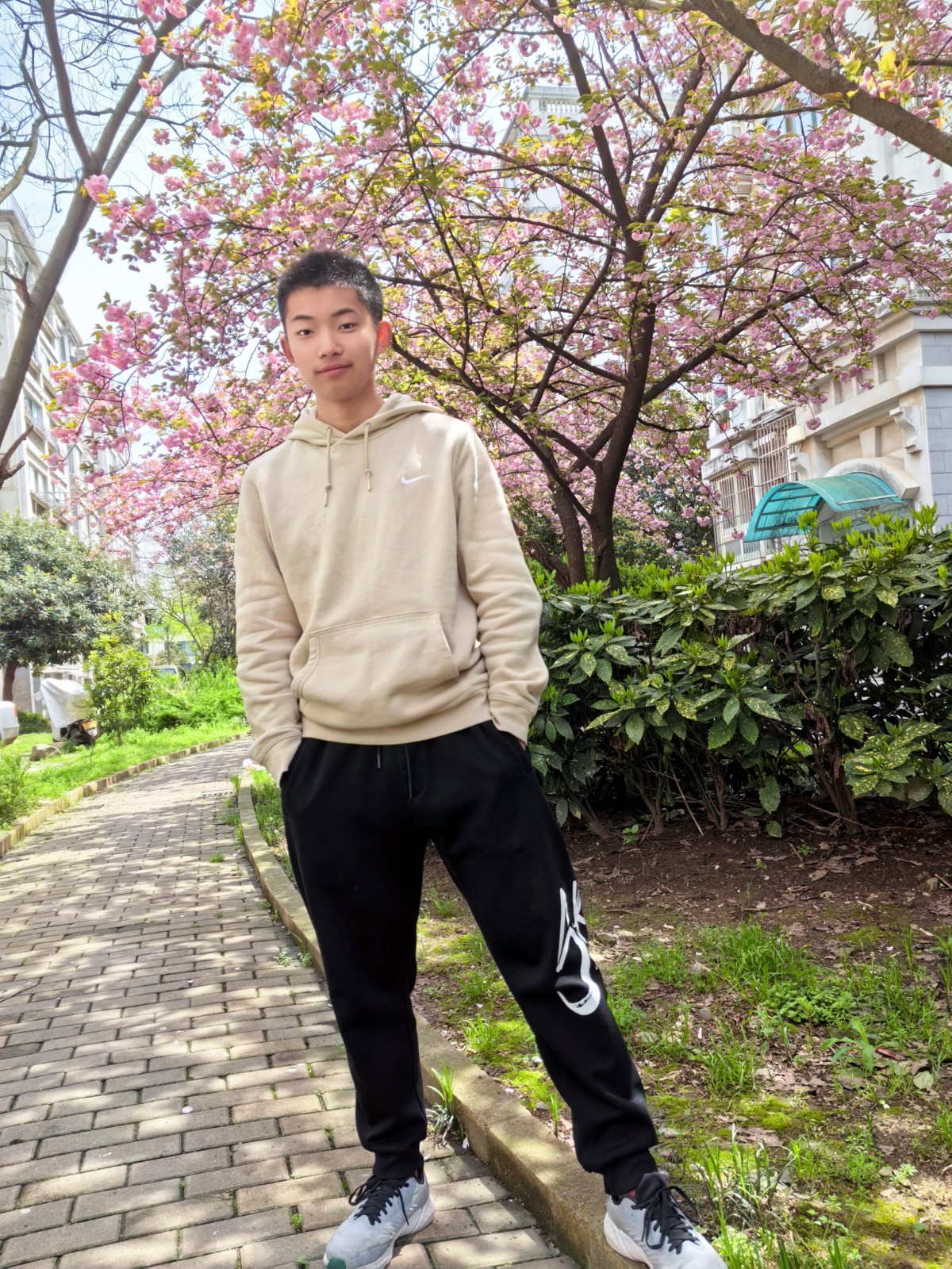 吴鹏照片.jpg