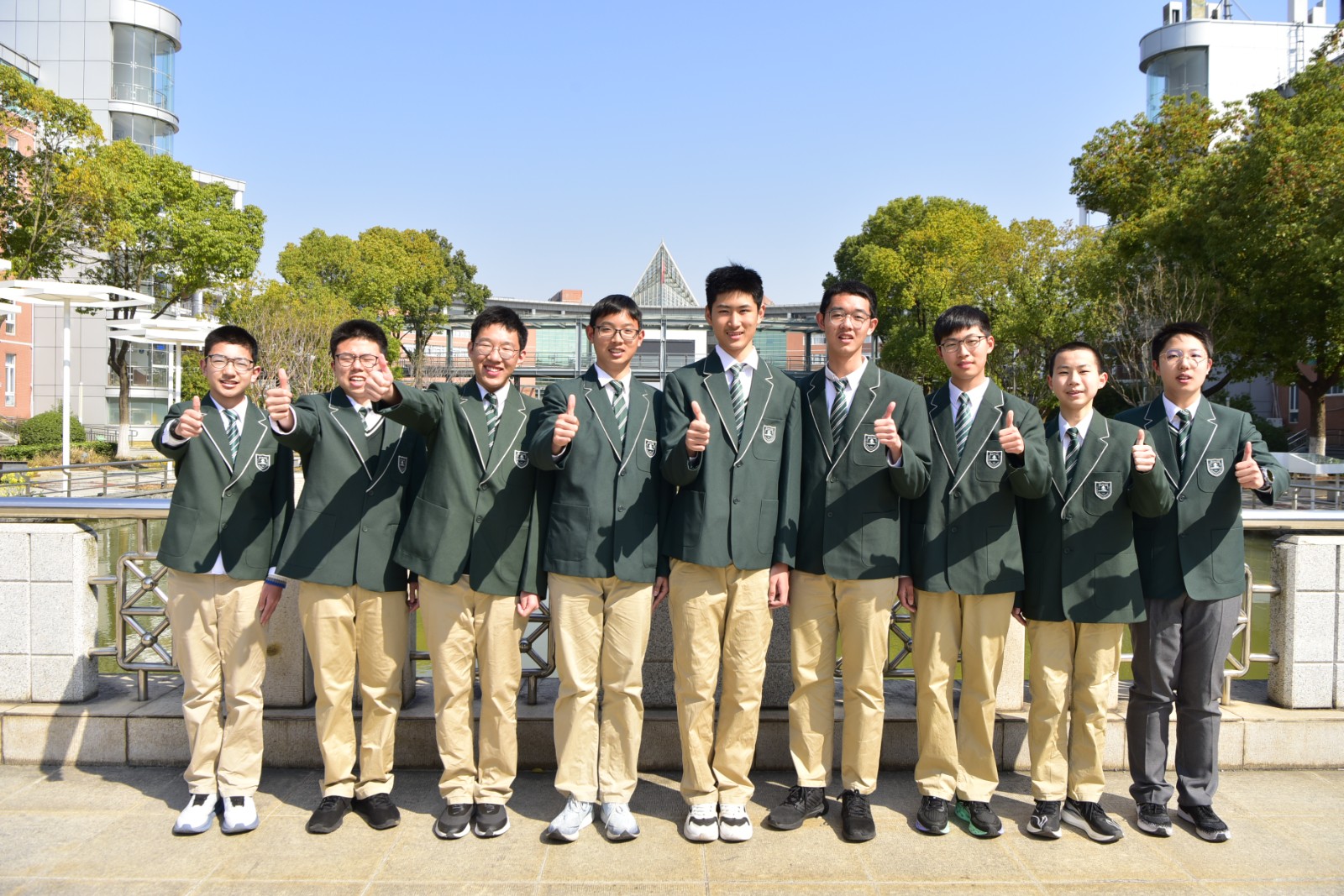 1742516286718492.jpg 1742516286718492.jpg