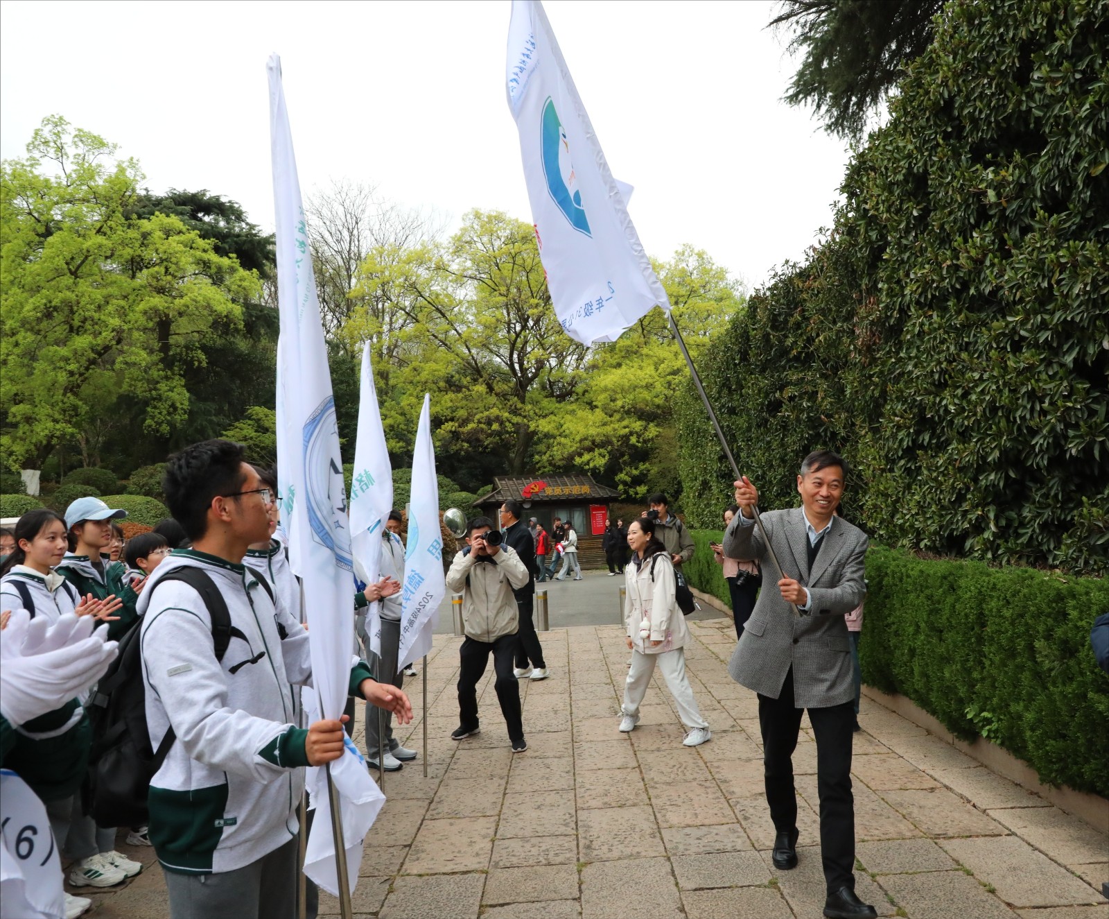 1744008439766284.jpeg 1744008439766284.jpeg