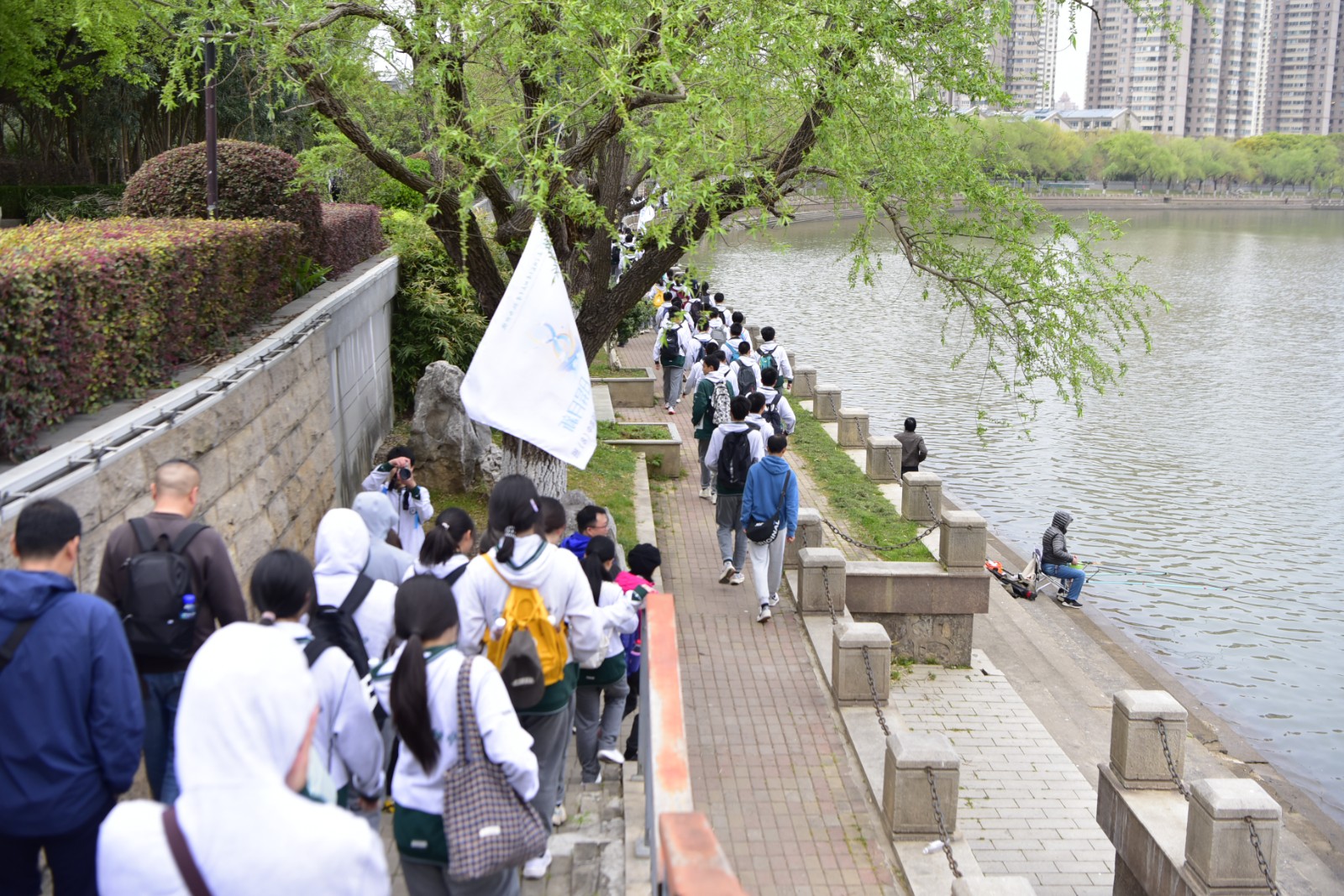 1744008472128561.jpg 1744008472128561.jpg