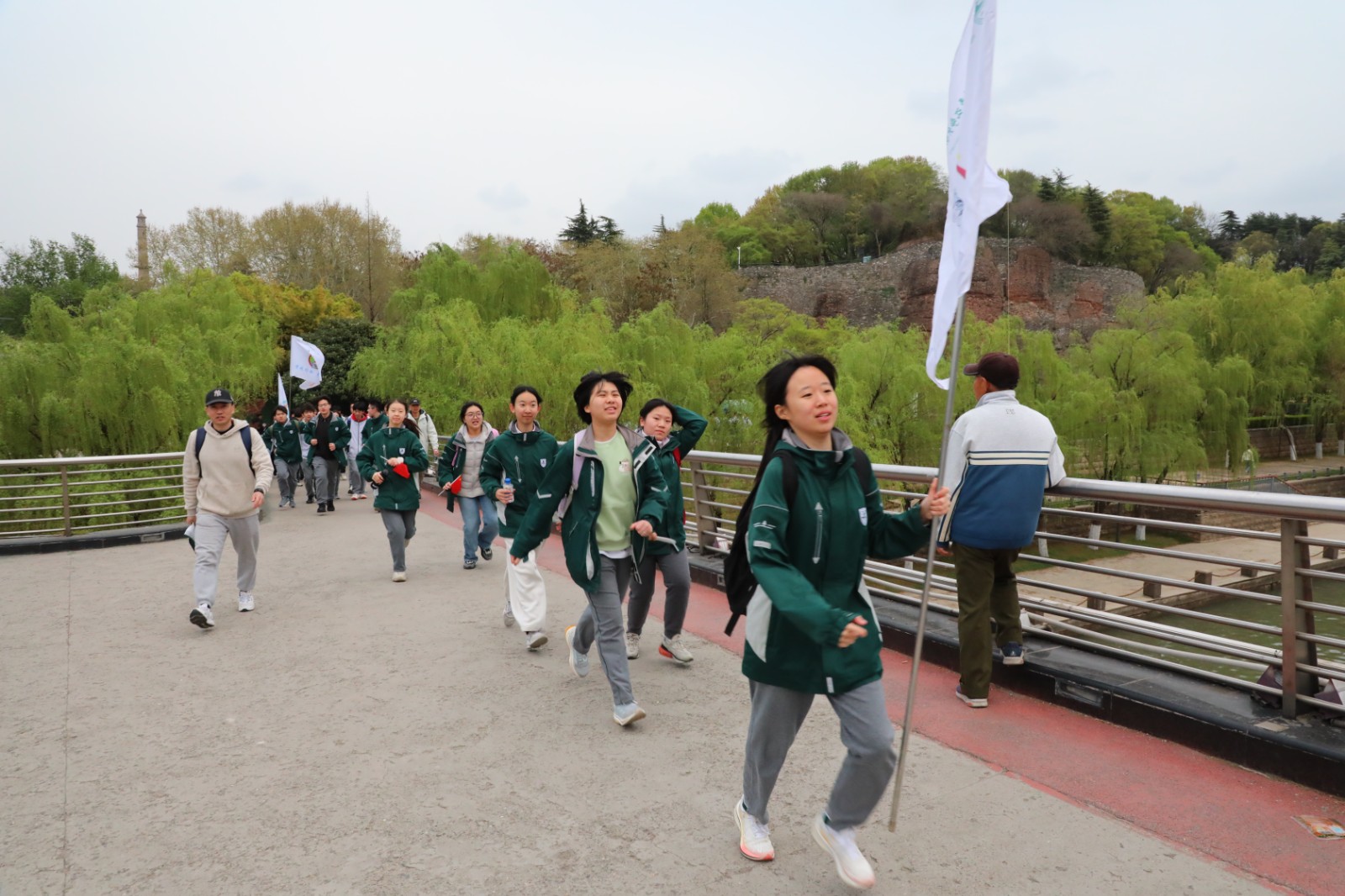 1744008472311776.jpg 1744008472311776.jpg