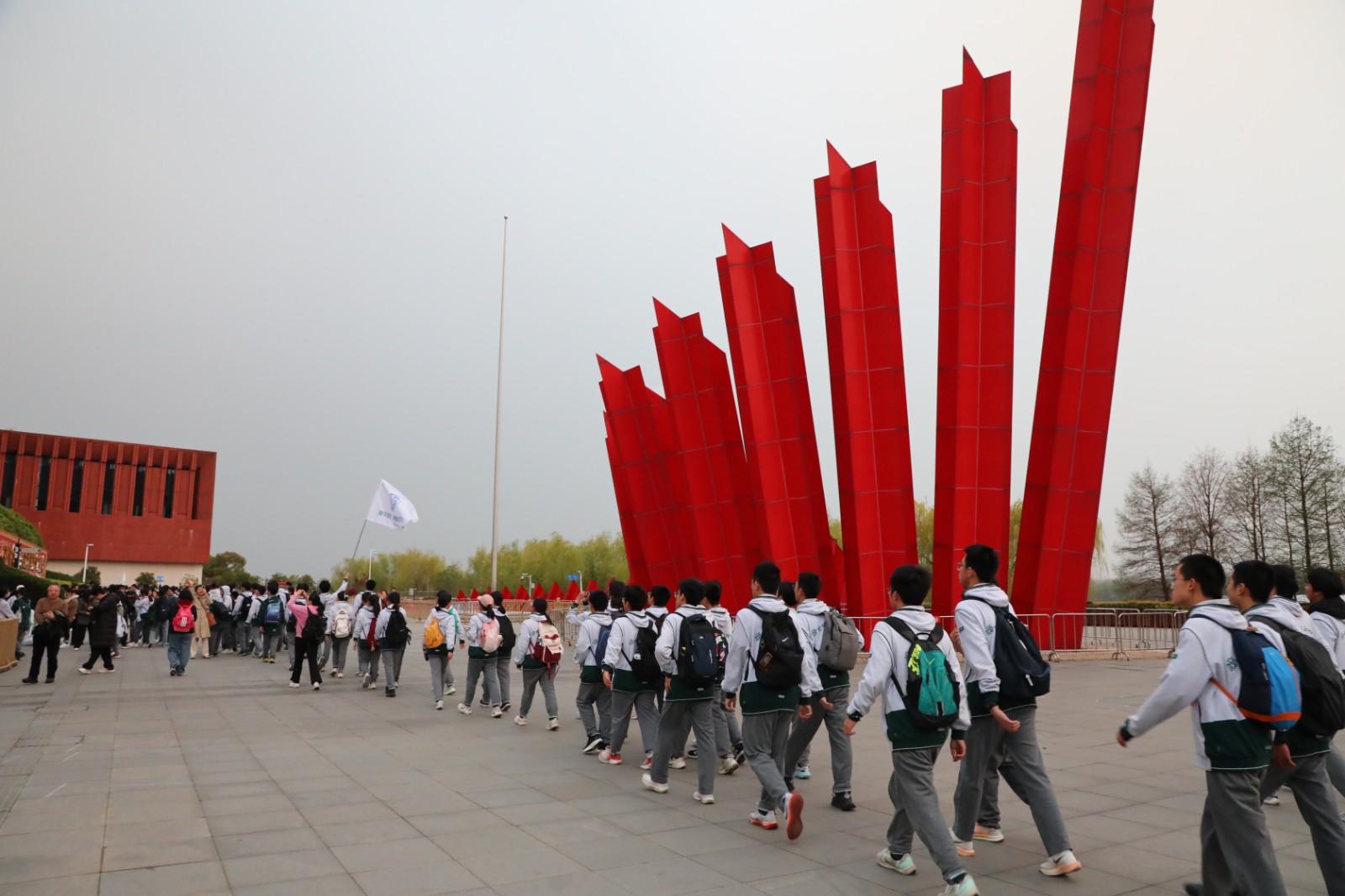 1744008520333240.jpg 1744008520333240.jpg