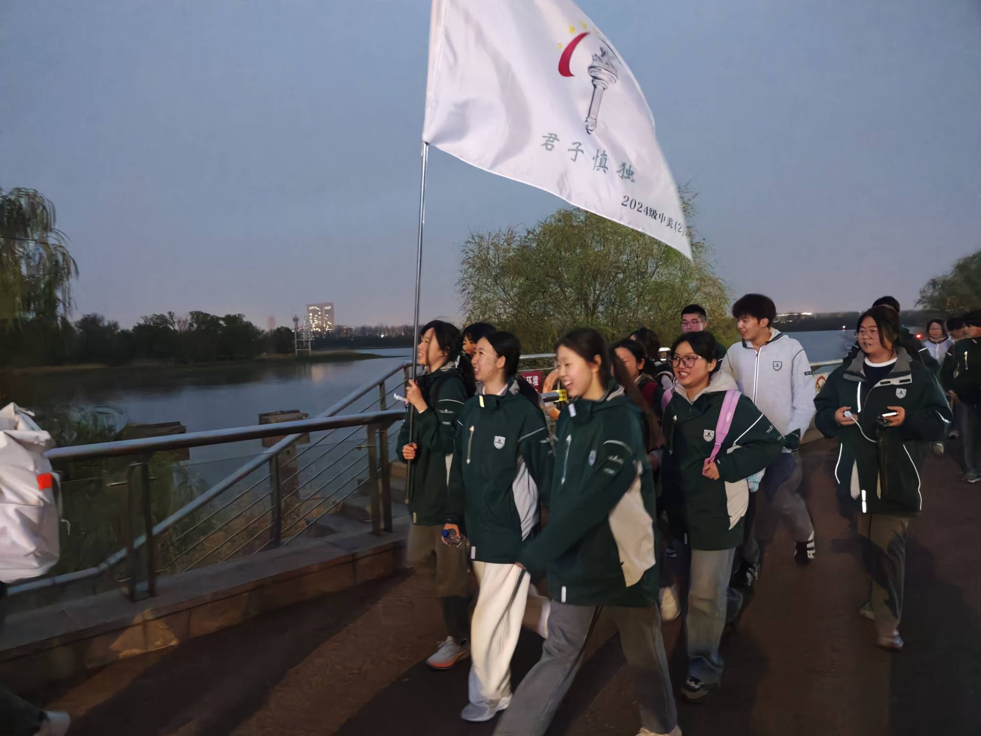 1744008616950079.jpg 1744008616950079.jpg