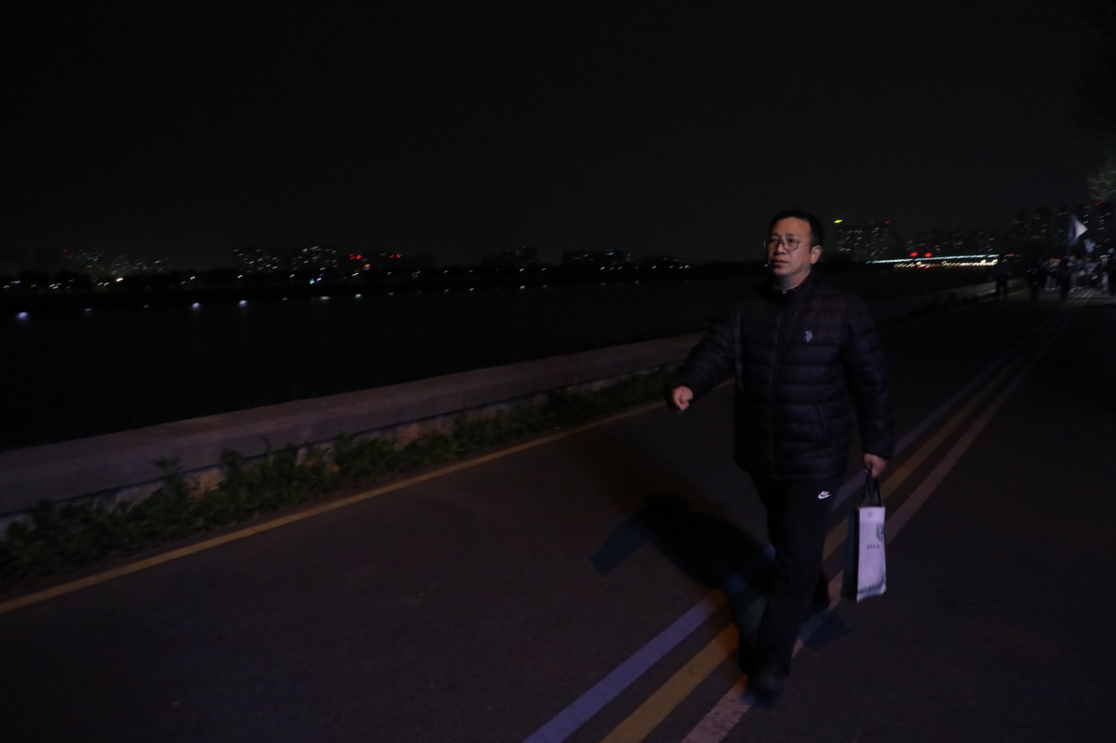 1744008692239812.jpg 1744008692239812.jpg