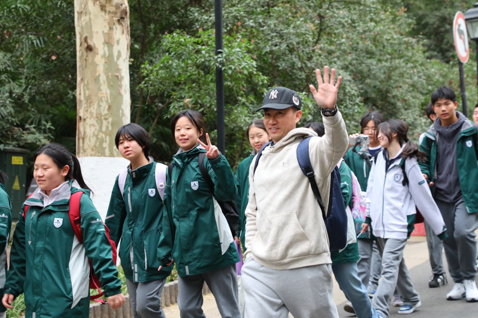 1744008692514777.jpg 1744008692514777.jpg