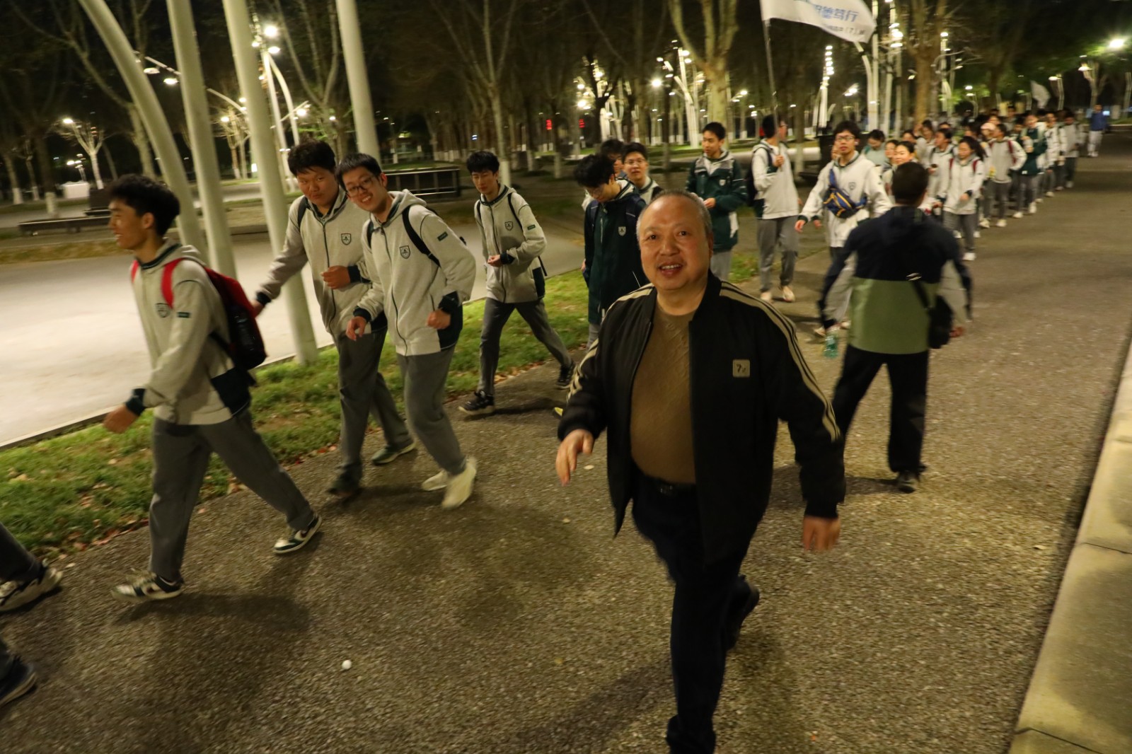 1744008692735559.jpg 1744008692735559.jpg