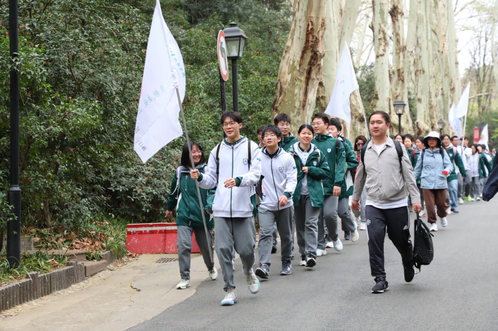 1744008693208733.jpg 1744008693208733.jpg