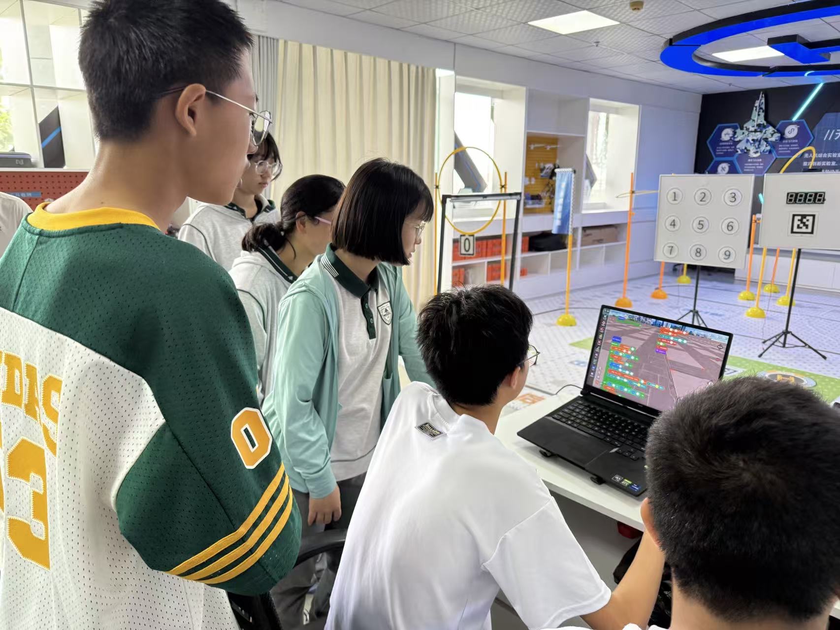 1758159504416238.jpg 1758159504416238.jpg