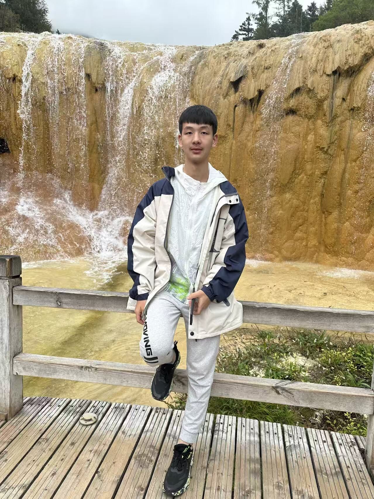 1773713651125503.jpg 陈诺照片3.jpg